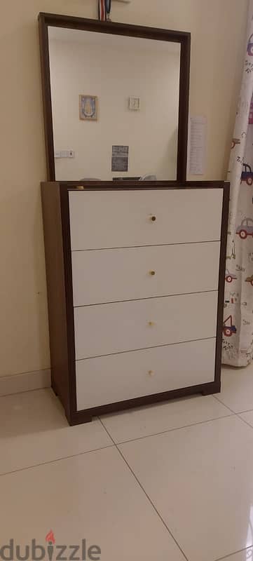 excellent condition bedroom set for sale 2