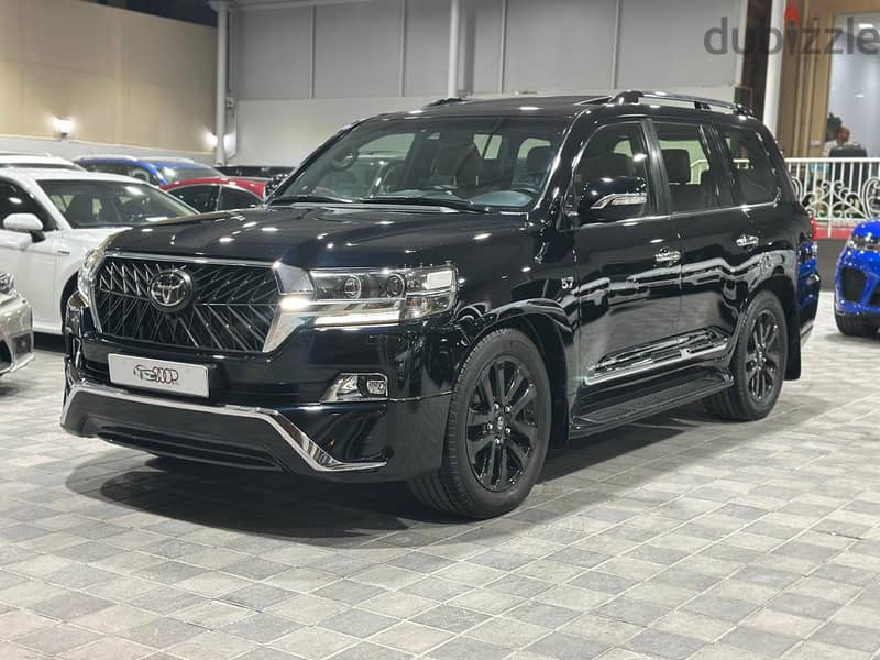 Toyota Land Cruiser 2017 VXS BLACK EDITION 0