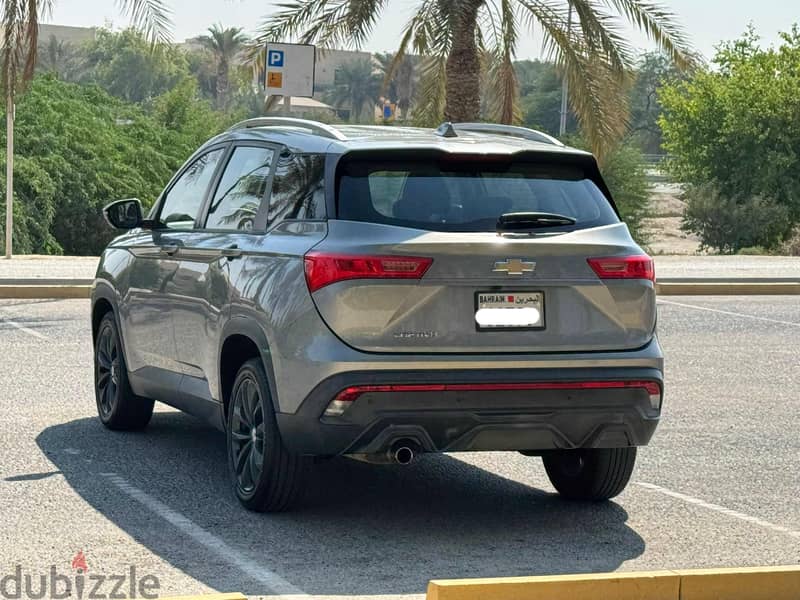 Chevrolet Captiva 2022 grey 5