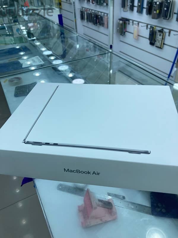 MacBook Air 13 inch with apple M3 chip 2