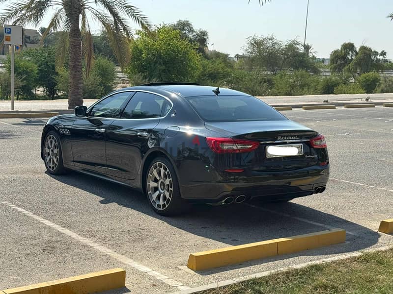 Maserati Quattroporte 2015 black 5