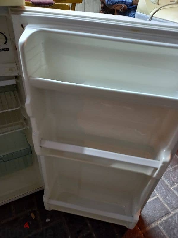 LG FRIDGE CONDITIONS LIKE NEW 3