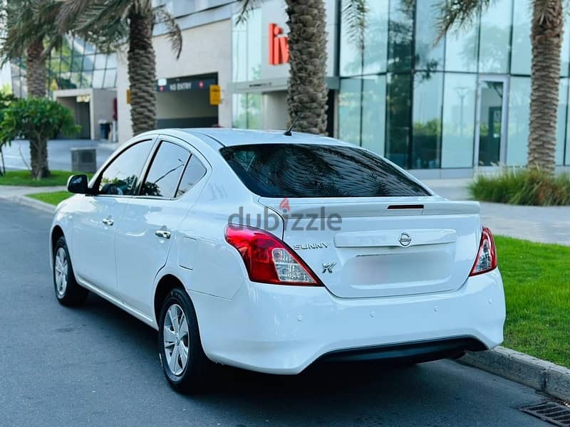 Nissan Sunny 2018 10