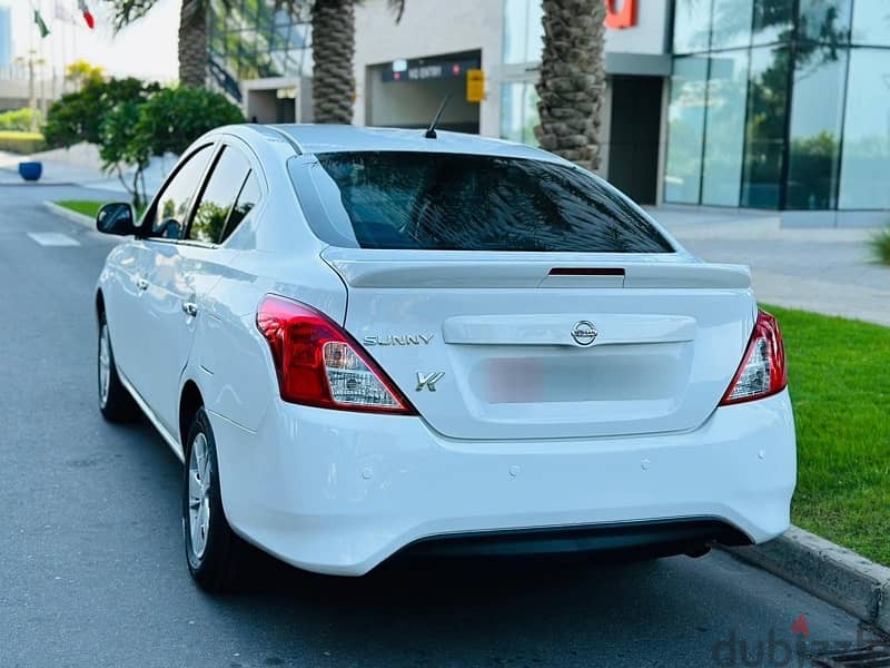 Nissan Sunny 2018 11