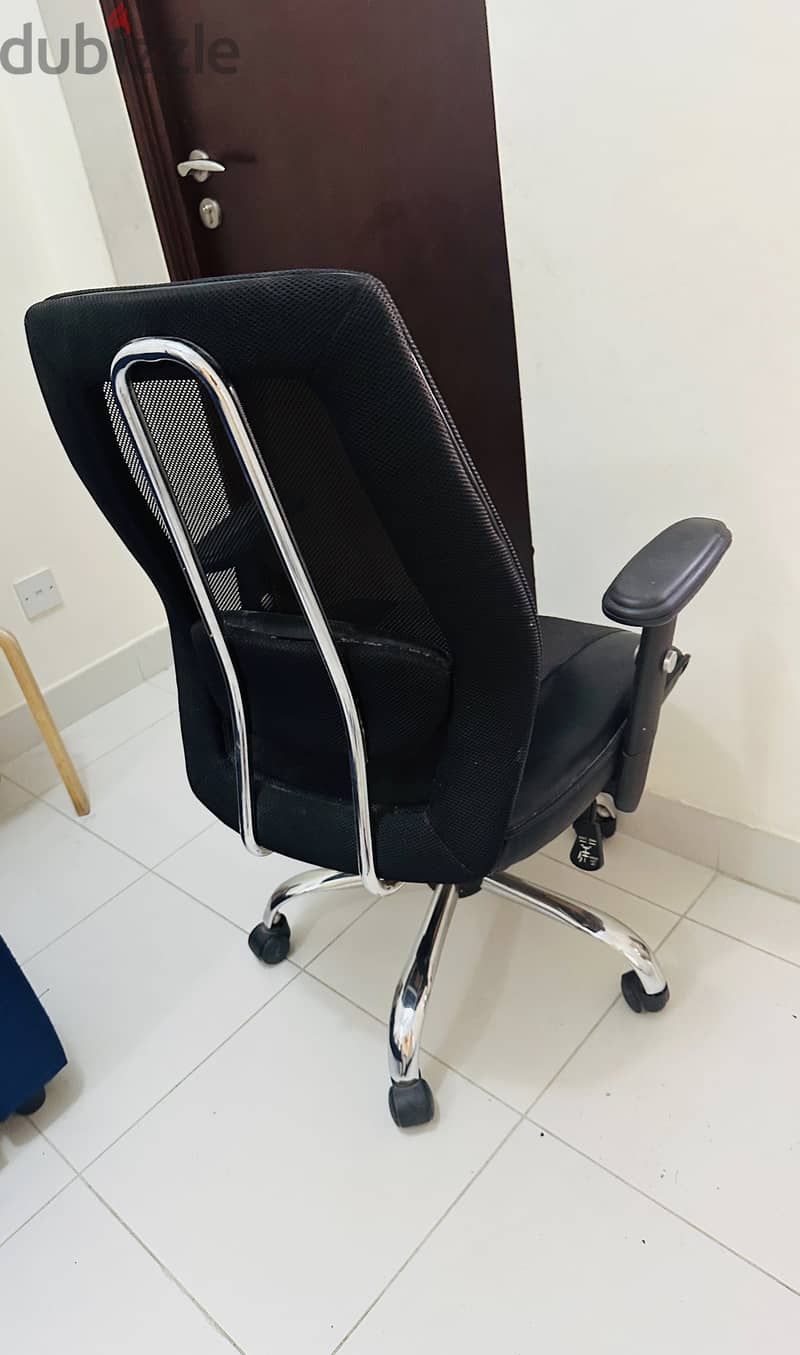 High Quality Revolving office chair 4