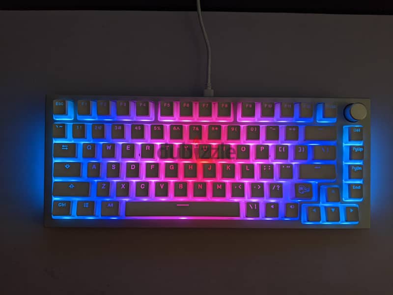 VGN N 75 pro wireless and wired rgb azure switch + glow keycaps 1