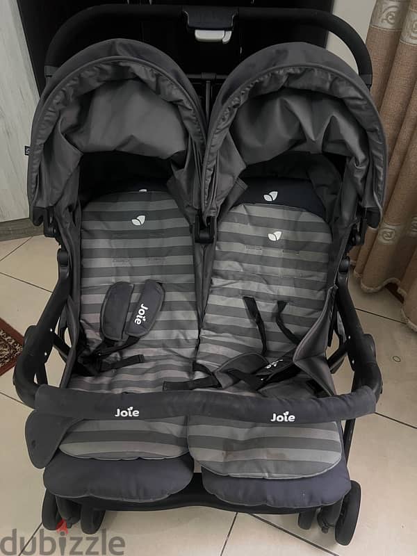 brand New JOIE Twins stroller 0