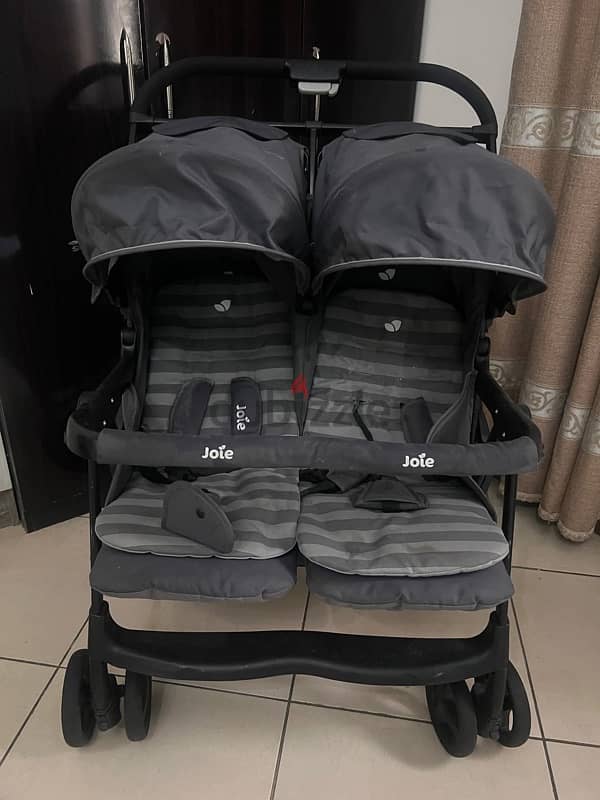 brand New JOIE Twins stroller 3