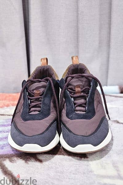 AUTHENTIC LORO PIANA WALKER SIZE 45 2