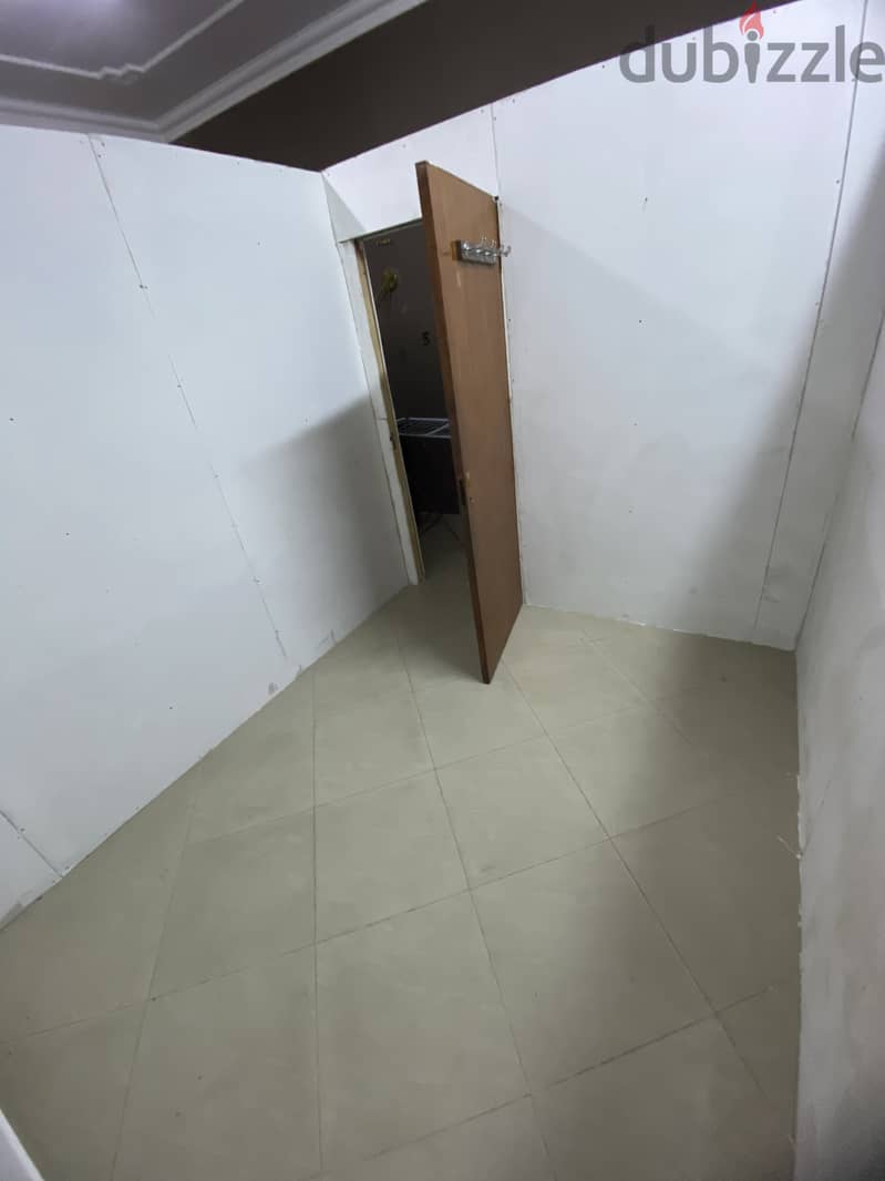 65Bd partition Roomfor rent for lady's 2