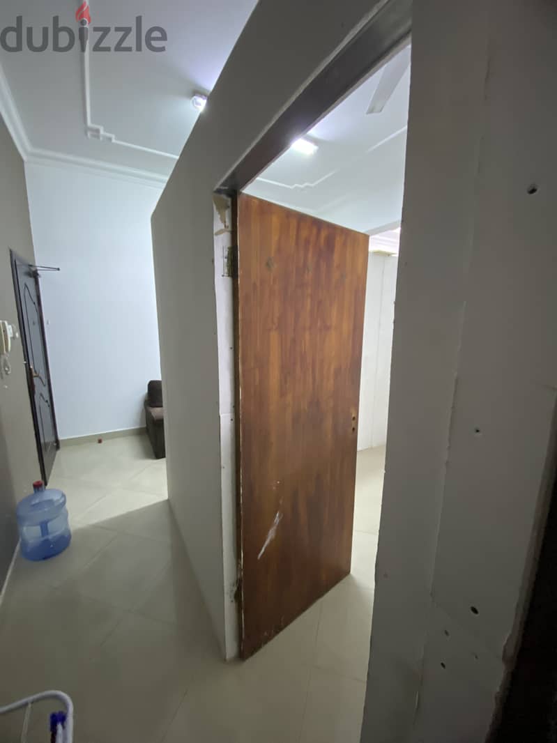 65Bd partition Roomfor rent for lady's 3