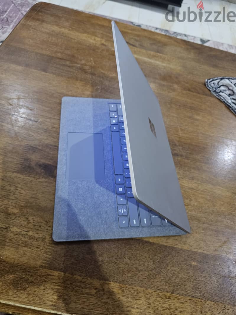 Microsoft Surface laptop core i7 16GB 512GB SSD 1