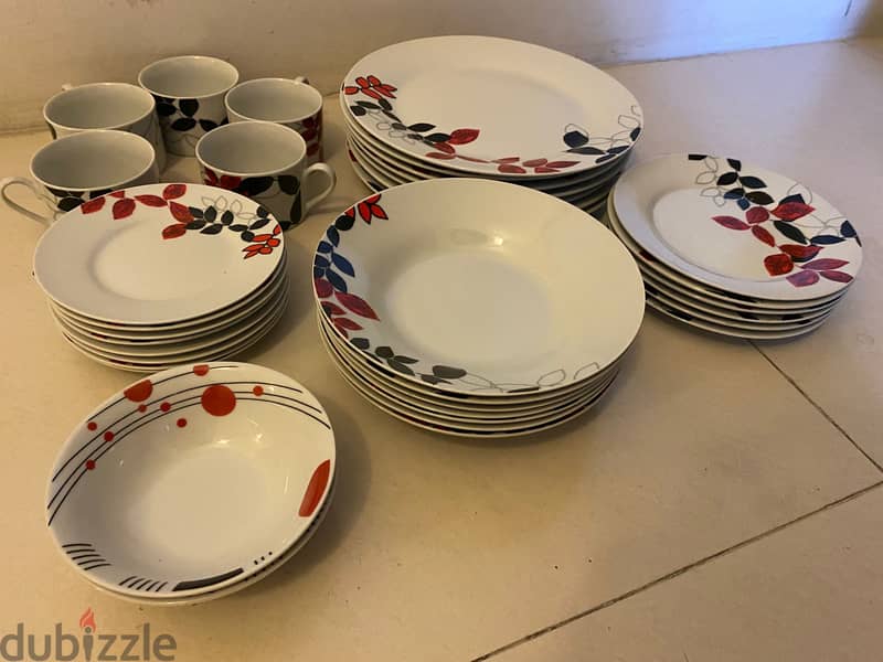 Beautiful 35-Piece Dinnerware Set – Just 7 BHD! 2