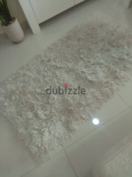 Beautiful fluffy rugs (cream/off white colour) good as new 1