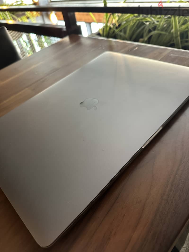 Macbook Pro 16 Inch 2019 2TB i9 Intel HIGH SPEC 1