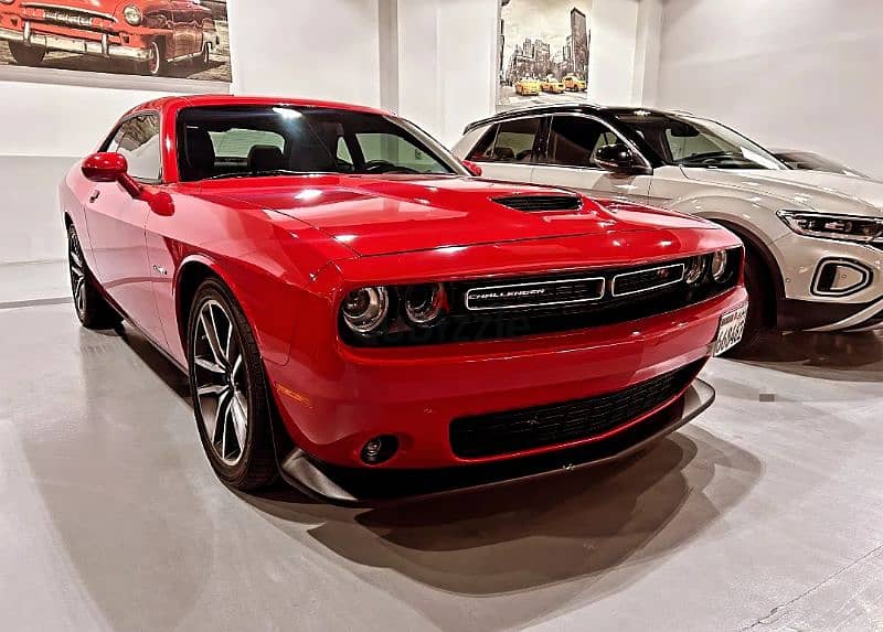 Dodge Challenger R/T 2022 V8 5.7L Hemi RWD 13,900 kms 0