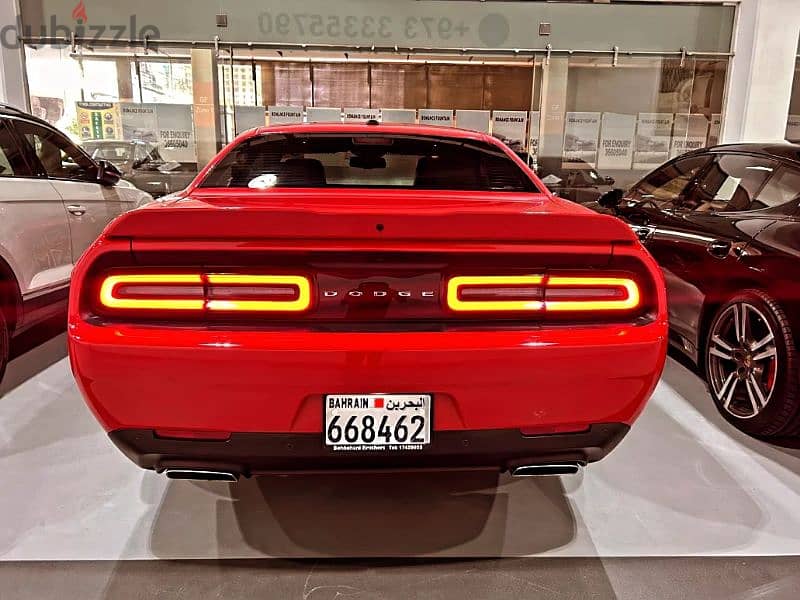 Dodge Challenger R/T 2022 V8 5.7L Hemi RWD 13,900 kms 11