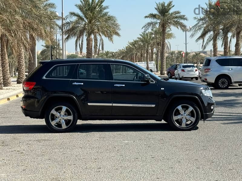 Jeep Grand Cherokee LTD 2011 Black 2