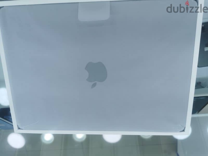 MacBook Air 13 -inch with Apple M3 Chip uesd 1