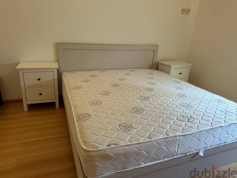 bed with mattress and 2 night stand like new condition 0