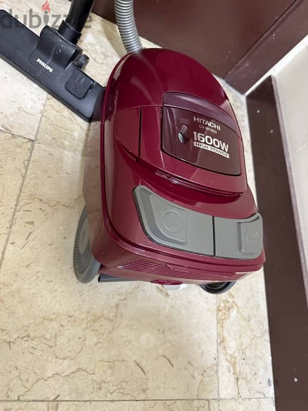 Hitachi Vaccum Cleaner 1