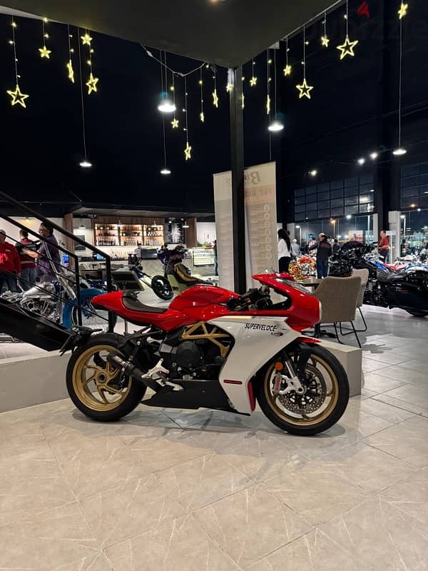 MV Agusta Superveloce 2021 3