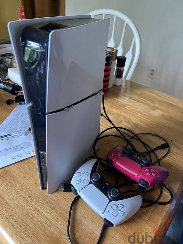 ps5 slim used only 5 months with red contract slightly used 0