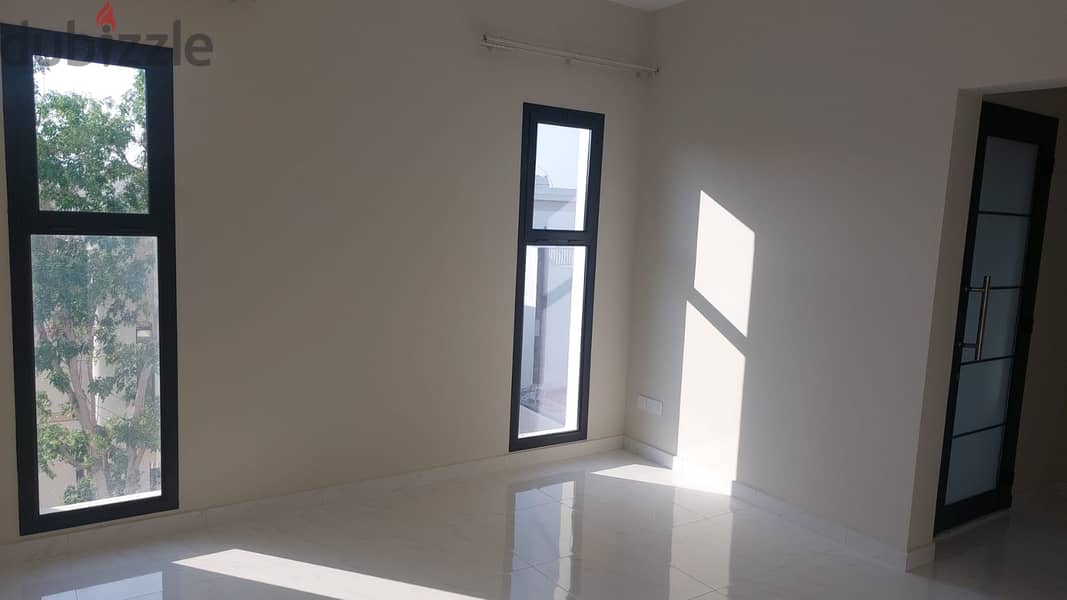 new building flat for rent with balcony in zinj 3