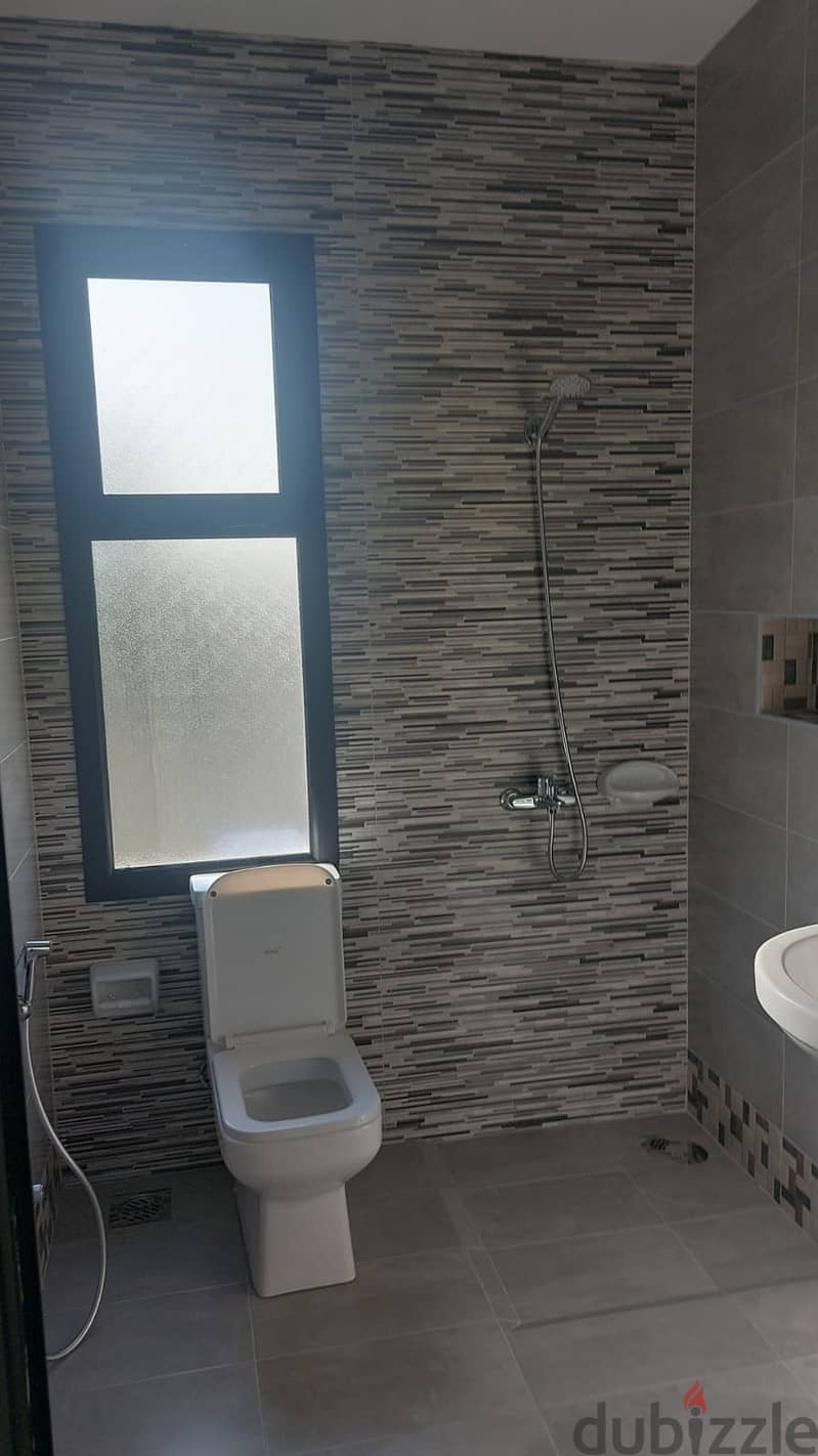 new building flat for rent with balcony in zinj 4