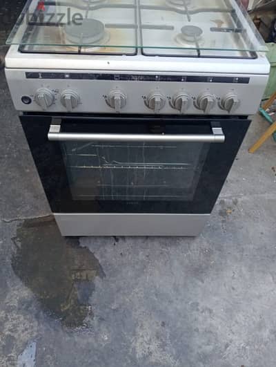 oven for sale only usad 1months ol working