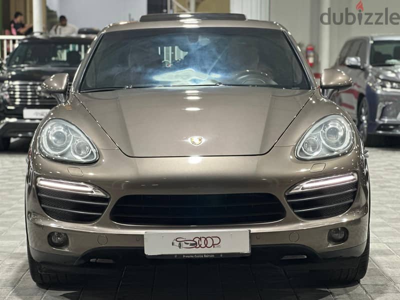 Porsche Cayenne 2012 1