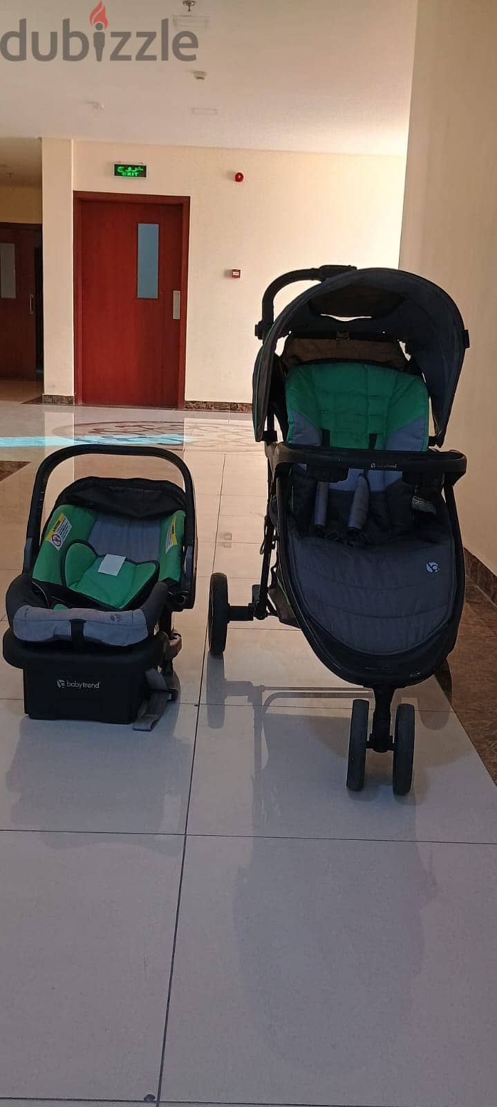 For sale baby stroller and car seat simple use very neat 1