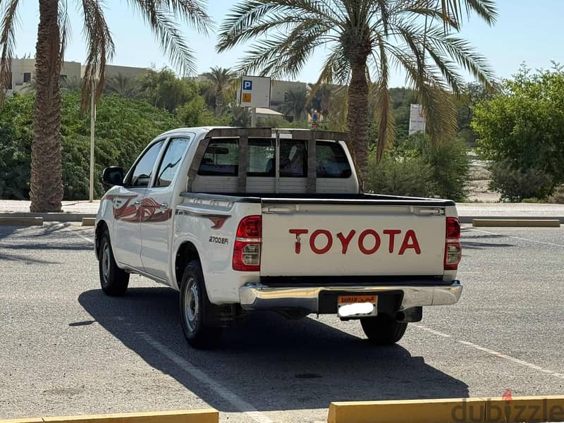 Toyota Hilux 2010 white 5