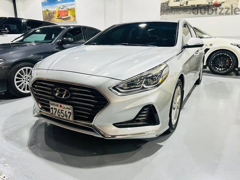 Hyundai Sonata SE 2018  4 Cylinders 2.4L 1