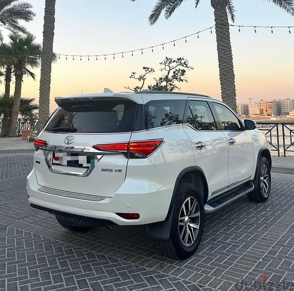 Toyota Fortuner V6 2018 Singe Owner 3