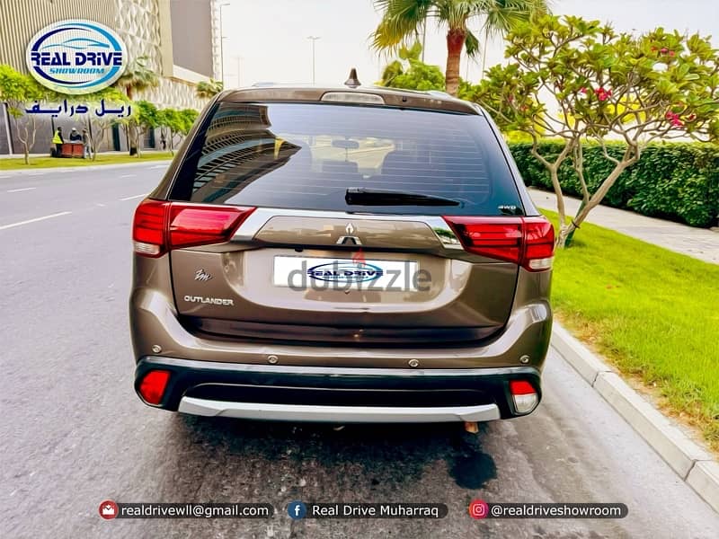 Hyundai Tucson 2019 and Mitsubishi Outlander 4WD 2018 for Sale 16