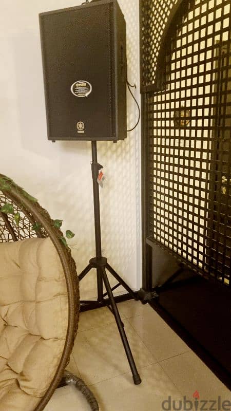 Yamaha  speakers with stand 0