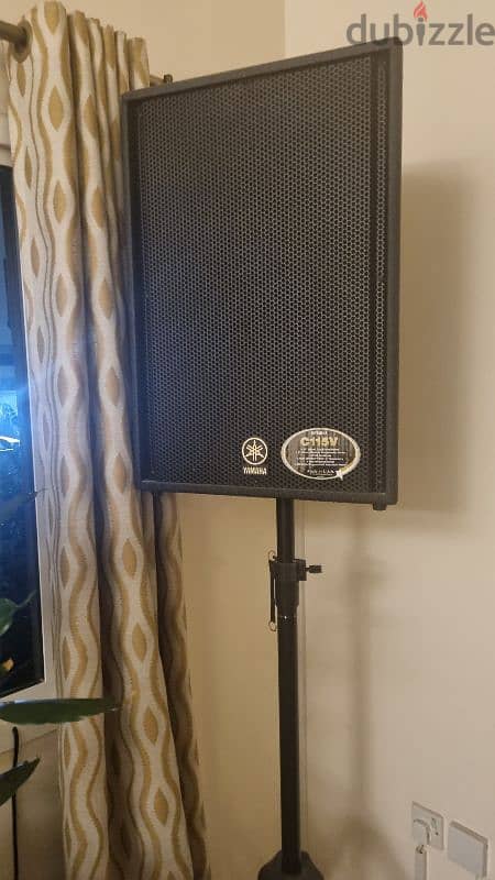 Yamaha  speakers with stand 2