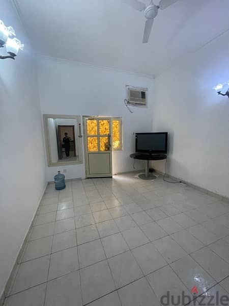 for rent one bedroom flat in Karranah for 150 with EWA 5