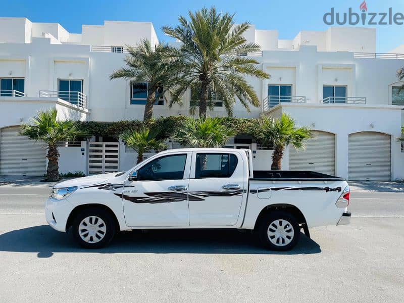 Toyota Hilux 2018 model Single owner for sale. 12