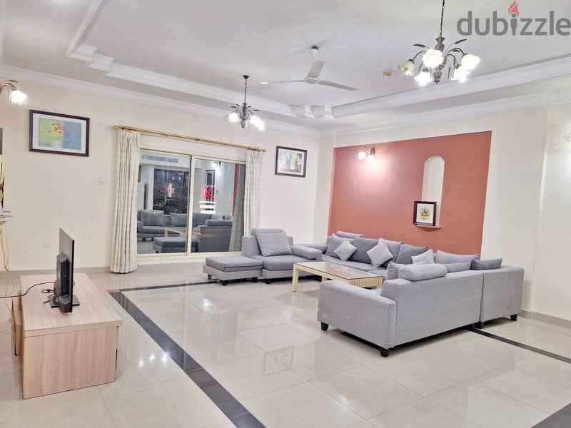 Extremely Spacious | Balcony | Natural Light | Wifi & Housekeeping 0