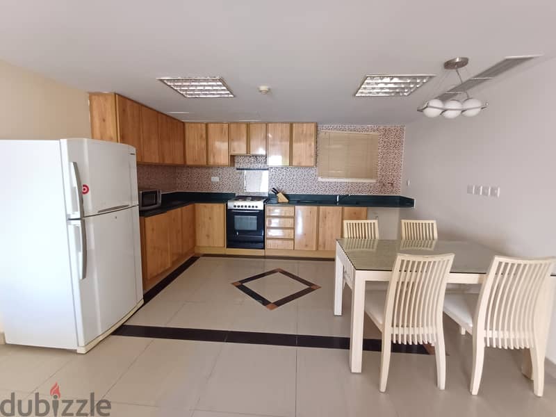 Extremely Spacious | Balcony | Natural Light | Wifi & Housekeeping 2