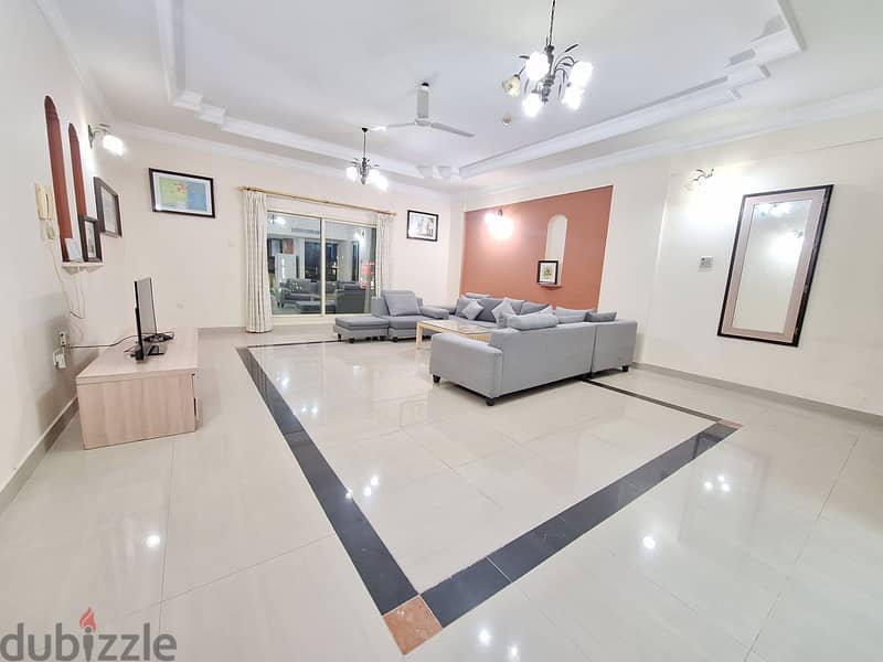 Extremely Spacious | Balcony | Natural Light | Wifi & Housekeeping 8