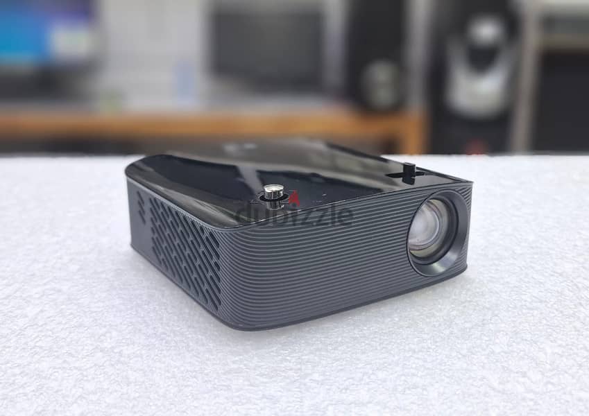 LG Portable LED Projector Rechargeable Size 30" to 100" Made in Korea 3