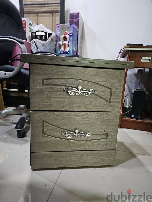 Bedside table with drawers for sale 2