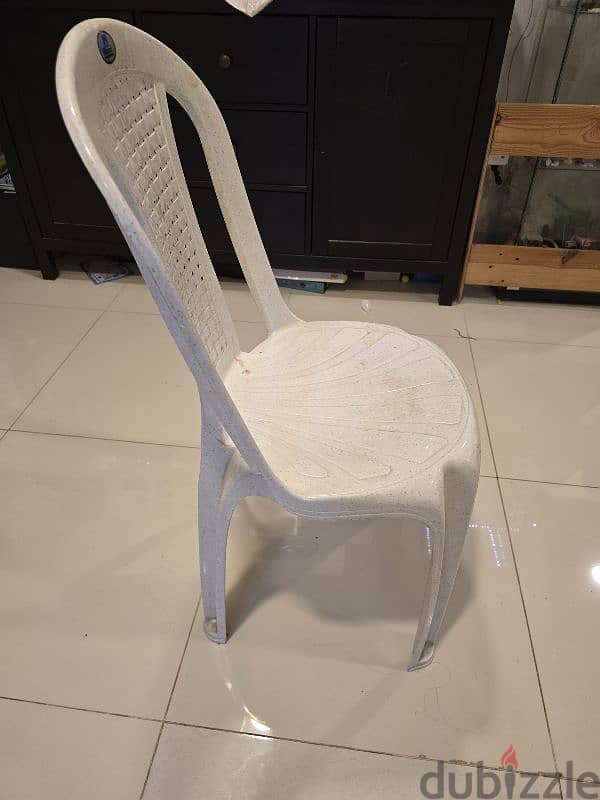 4 Nilkamal plastic chairs for sale 2