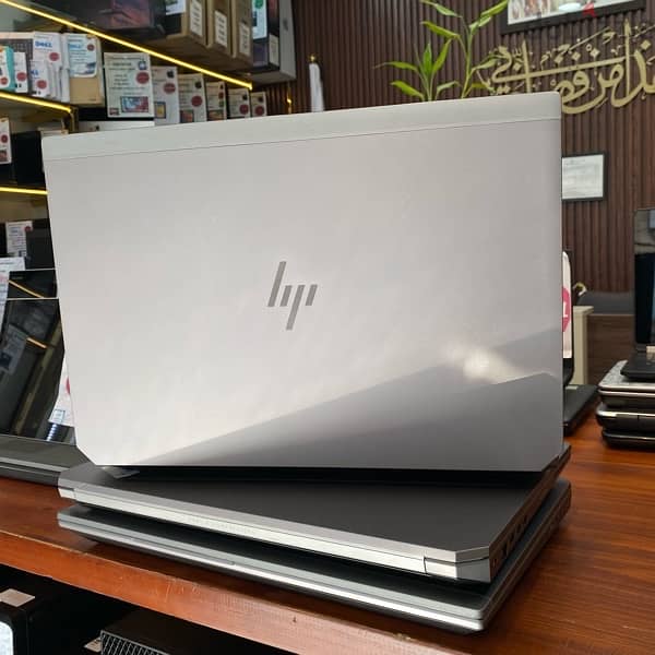 HP ZBook 17 G5   core i5-8th Generation 4