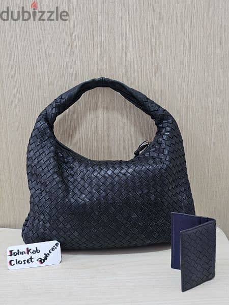 Bottega Veneta Black Intrecciato Leather Medium AND Bifold Cardholder 1