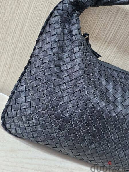 Bottega Veneta Black Intrecciato Leather Medium AND Bifold Cardholder 5