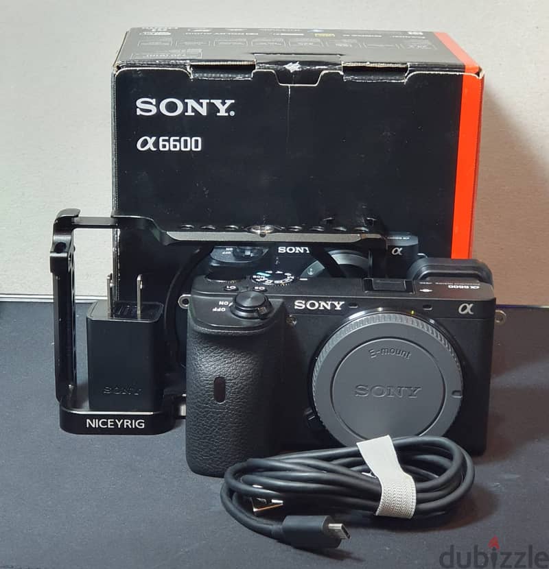 Sony a6600 with cage 0